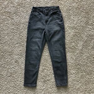 American Eagle black stretch curvy mom jeans size 0 short